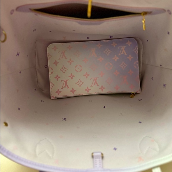 Louis Vuitton Neverfull in Sunrise pastel - Picture 7 of 7